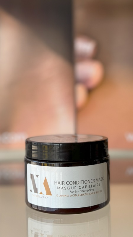Le Crown Hair Deep Conditioner  300ml Keratin, Shea Butter, Panthenol +12 Amino Acids